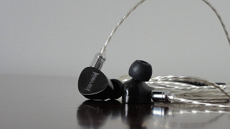 Fone de ouvido in-ear Tripowin Lea - 4 fones in-ear até R$ 100 para comprar na Black Friday de 2022. Fonte: Vitor Valeri