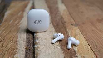 Fone in-ear Bluetooth QCY T13 - 4 fones in-ear até R$ 100 para comprar na Black Friday de 2022. Fonte: wonderfullytech