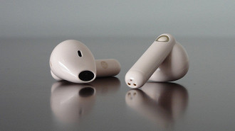 Estrutura do fone de ouvido earbud sem fio Bluetooth TWS Edifier To-u2. Fonte: Vitor Valeri
