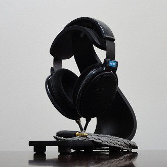 Headphone over-ear aberto (open-back) Sennheiser HD600 - Os melhores presentes de Natal para se dar a audiófilos em 2022. Fonte: Vitor Valeri