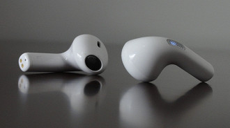 Fone de ouvido earbud sem fio Bluetooth TWS QCY T20 (AilyPods). Fonte: Vitor Valeri