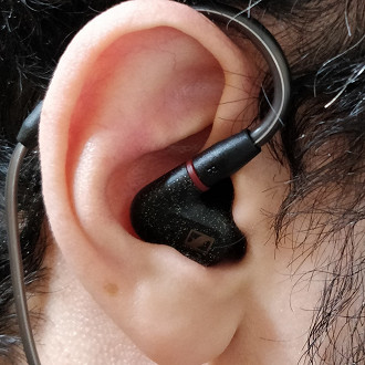 Fone de ouvido in-ear Sennheiser IE 300. Fonte: Vitor Valeri