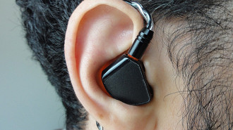 Qualidade do encaixe proporcionada pelo fone de ouvido in-ear Kinera Celeste Guminho. Fonte: Vitor Valeri Qualidade do encaixe proporcionada pelo fone de ouvido in-ear Kinera Celeste Guminho. Fonte: Vitor Valeri