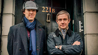 Benedict Cumberbatch e Martin Freeman estão fantásticos em Sherlock