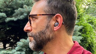 In-ear Bluetooth TWS Anaker Soundcore Space A40. Fonte: digitaltrends (foto por Simon Cohen)