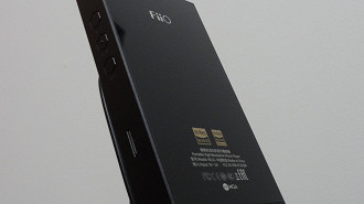 Glass back of the FiiO M11S.  Source: Vitor Valeri