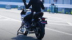 Yamaha apresenta moto que impede motociclista de cair em baixa velocidade Yamaha apresenta moto que impede motociclista de cair em baixa velocidade