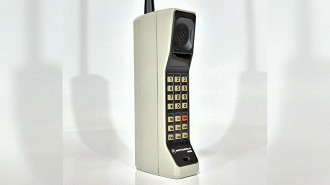 O DynaTAC 8000X foi o celular que mudou o jogo e abriu caminho para o mundo que conhecemos hoje. (Foto: Reprodução)