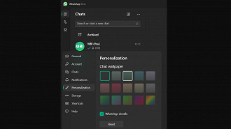 Captura de tela demonstrando o recurso de personalização do papel de parede (wallpaper) nos chats (bate-papos) do WhatsApp para Windows. Fonte: WABetaInfo