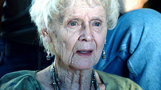 Gloria Stuart, a Rose idosa em Titanic. Foto: Reprodução