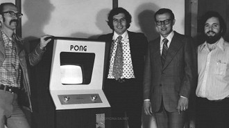 Nolan Bushnell e Ted Dabney anuncia o lançamento do Pong 2