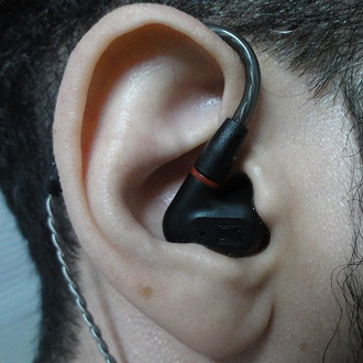 Fone de ouvido in-ear Sennheiser IE 200. Fonte: Vitor Valeri