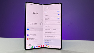 Galaxy Z Fold tem uma tela AMOLED que se dobra ao meio