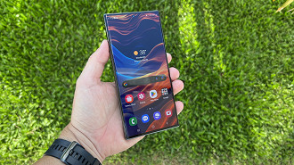 Por ter uma tecnologia mais avançada, exclusividade da Samsung e outros fatores, as telas Super AMOLED costumam elevar o preço de um smartphone para o consumidor final.  Fotógrafo: Nicolas Muller