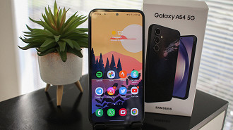 O Galaxy A54 usa uma tela AMOLED