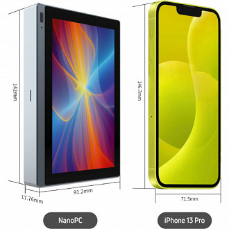 Tamanho do Nano PC da Gloture comparado a um iPhone 13 Pro. Fonte: Rakuten