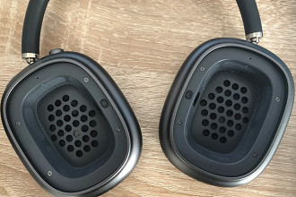 Água condensando dentro das ear cups (conchas) dos AirPods Max. Fonte: Reddit (usuário olivka95)