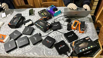 Uma das operações de apreensão de TV Box pirata (Foto: Anatel/Reprodução)