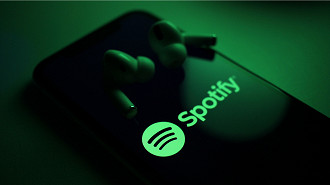 Exibição de letras de músicas no Spotify pode se tornar um recurso pago. Fonte: Oficina da Net