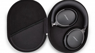 Estojo (case) do headphone Bose QuietComfort Ultra. Fonte: Bose