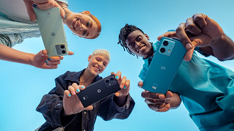 O Edge 40 Neo está disponível em 3 diferentes cores em parceria com a Pantone (Foto: Motorola/Reprodução)