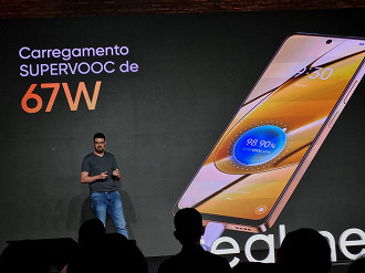 O Realme 11 5G conta com 67W de potência que carrega metade da bateria em 17 minutos, isso torna ele o mais potente da categoria