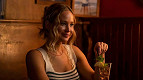 Jennifer Lawrence arrasa em comédia controversa com nus explícitos: Que Horas Eu Te Pego? choca e diverte Jennifer Lawrence arrasa em comédia controversa com nus explícitos: Que Horas Eu Te Pego? choca e diverte