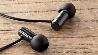 Final Audio E500 - Lista dos melhores fones de ouvido in-ear para orelhas pequenas. Fonte: Head-Fi (Foto por jwbrent)