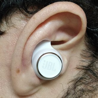 Fone de ouvido in-ear Bluetooth TWS JBL Reflect Aero - Os 3 piores fones de ouvido que testei nos últimos anos. Fonte: Vitor Valeri