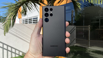 Galaxy S22 Ultra 5G possui acabamento em vidro digno de um smartphone topo de linha