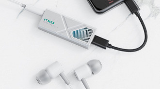 FiiO KA13 - Lista de Adaptadores USB para fones (DAC/amps USB) abaixo de US$ 50 no AliExpress. Fonte: FiiO
