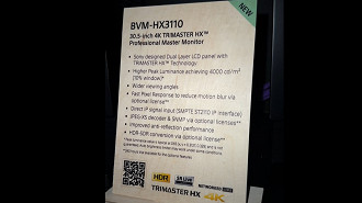 Placa com as especificações do monitor de masterização Sony BVM-HX3110. Fonte: HDTVTest