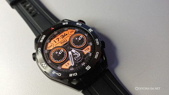 Design do Watch R8. Foto: Adalton Bonaventura/Oficina da Net