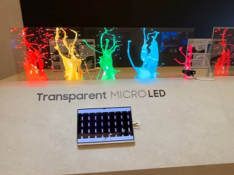Display micro OLED transparente com parte de um painel OLED transparente à direita. Fonte: HDTVTest