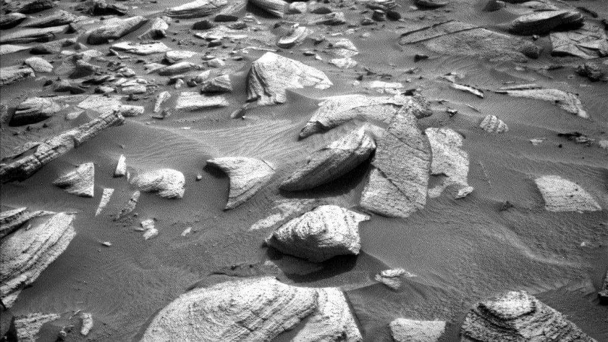 Foto obtida pelo rover Curiosity da NASA no início de janeiro tem símbolo de Star Trek em Marte. Fonte: NASA