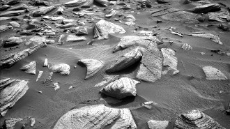 Foto obtida pelo rover Curiosity da NASA no início de janeiro tem símbolo de Star Trek em Marte. Fonte: NASA