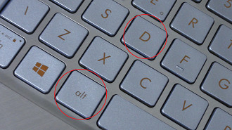 Atalho de teclado para selecionar a barra de endereços do navegador ou do Explorador de Arquivos em PCs Windows. Fonte: Vitor Valeri