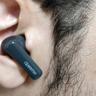 Huawei FreeBuds 5i - Três fones de ouvido TWS da Huawei que valem a pena comprar. Fonte: Vitor Valeri