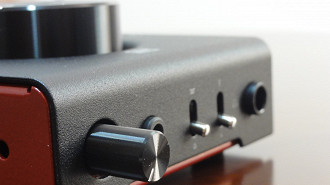 DAC/amps USB compatíveis com o PlayStation 5 que tem suporte ao USB Audio Class 1 (UAC1) - Na foto o Schiit Audio Hel. Fonte: Vitor Valeri