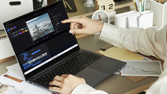 Galaxy Book4 Ultra tem tela sensível ao toque. Imagem: Samsung/Reprodução