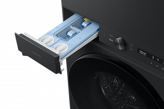 Dispenser da Samsung Bespoke AI Laundry Hub. Imagem: Samsung/Reprodução