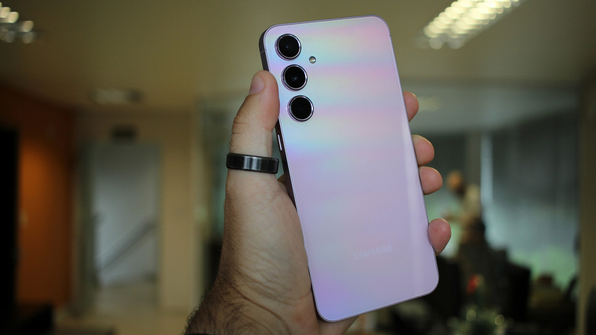Galaxy A55 recebe patch de segurança de março. Imagem: Oficina da Net