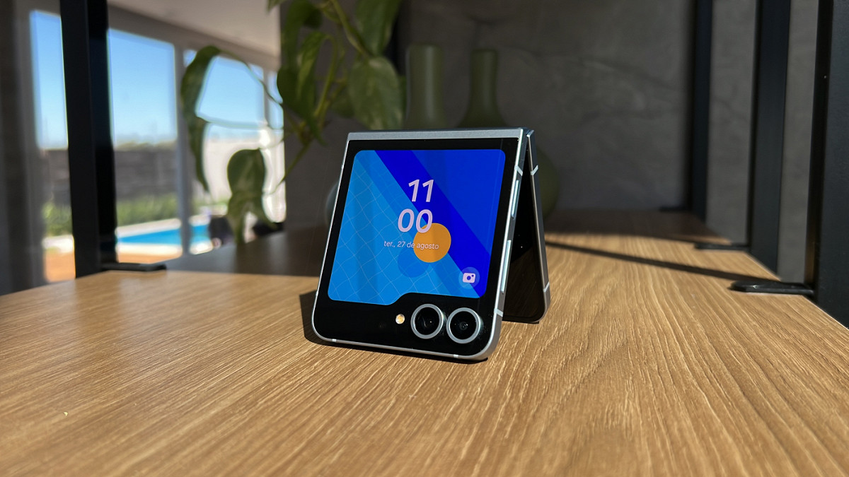 Samsung testa One UI 8.0 com Android 16 no Galaxy Z Flip 6. Imagem: Oficina da Net