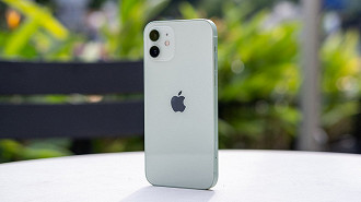 iPhone 12 iPhone 12