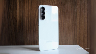 Galaxy A56 foca em usuários que buscam um aparelho mais corporativo, com cores e design mais sóbrios que o concorrente. Galaxy A56 foca em usuários que buscam um aparelho mais corporativo, com cores e design mais sóbrios que o concorrente.