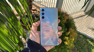 Galaxy M54 recebendo Android 15 com a One UI 7