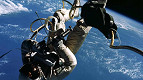 Há 60 anos, um astronauta flutuou no espaço e não queria mais voltar Há 60 anos, um astronauta flutuou no espaço e não queria mais voltar