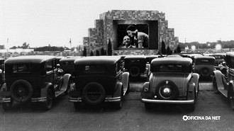 Primeiro cinema drive-in do mundo, na cidade de Camden, em Nova Jersey Primeiro cinema drive-in do mundo, na cidade de Camden, em Nova Jersey