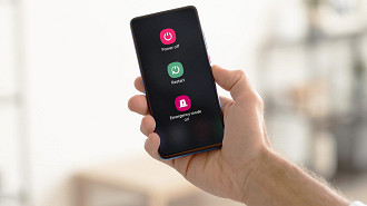 Reinicie seu celular com certa frequência (Imagem: Reprodução/Internet) Reinicie seu celular com certa frequência (Imagem: Reprodução/Internet)