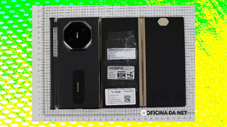 Foto real do Huawei Mate XT sendo homologado pela Anatel. Imagem: Oficina da Net Foto real do Huawei Mate XT sendo homologado pela Anatel. Imagem: Oficina da Net
